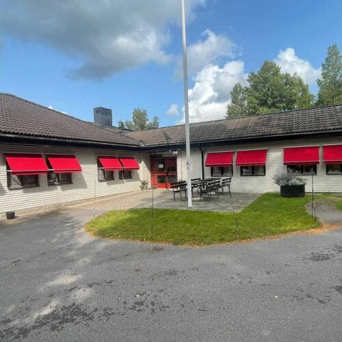 Tierp, Svenska Kyrkan, Fönstermarkis, Baroness Fönstermarkis Baroness